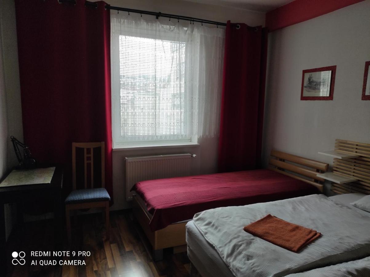 Red Apartment Pressburg Exterior foto