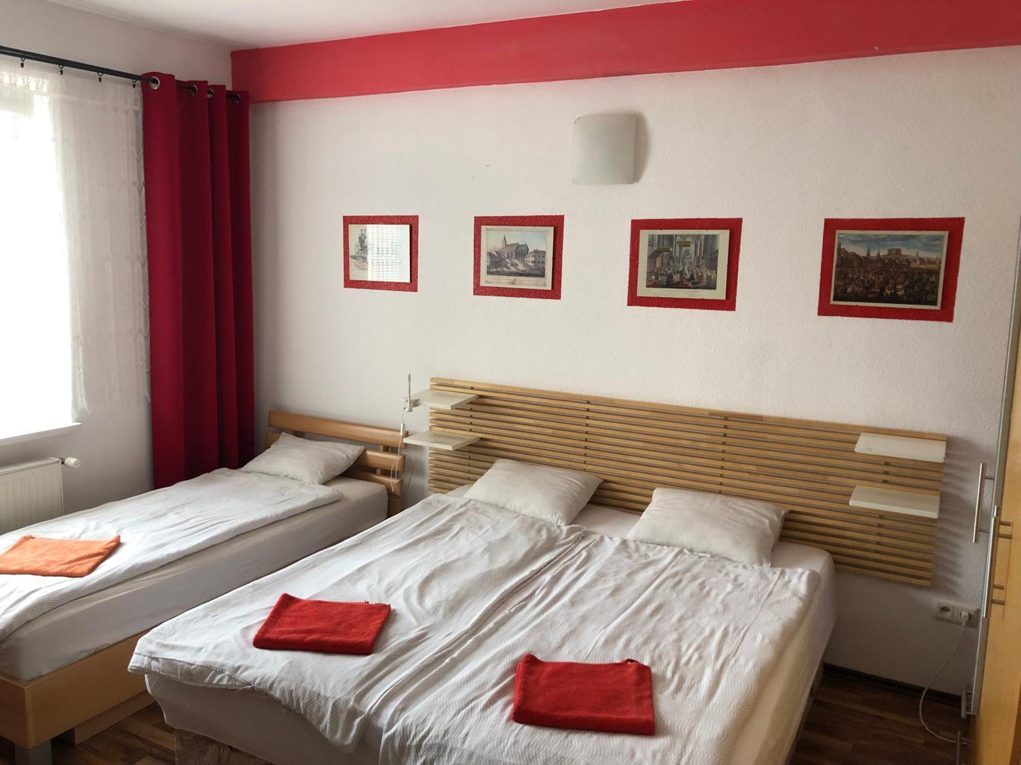 Red Apartment Pressburg Exterior foto