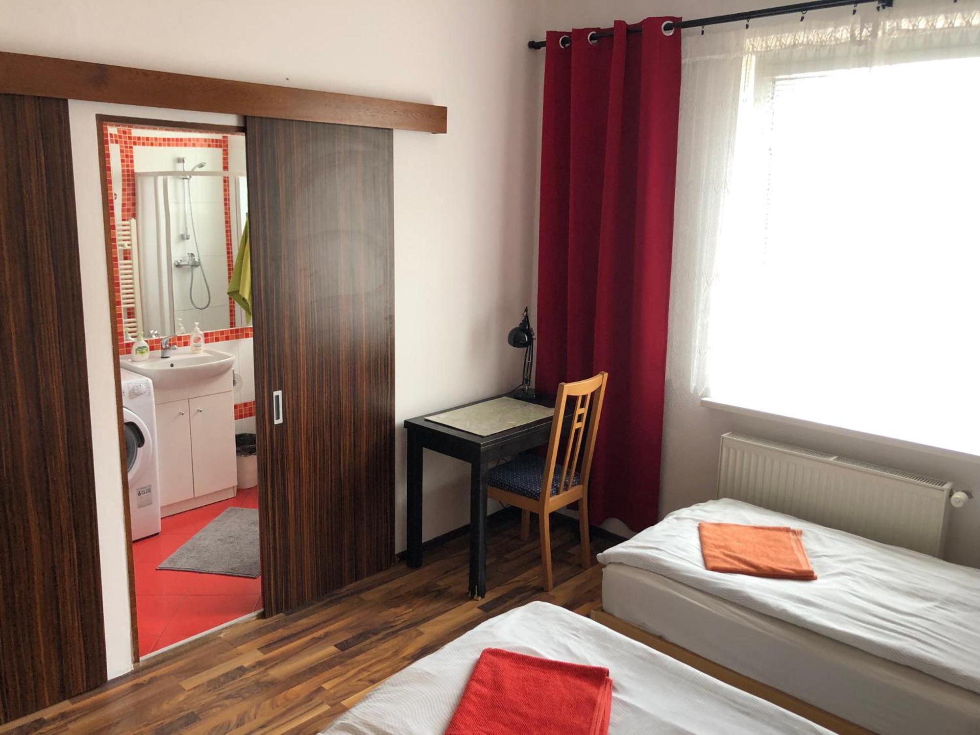 Red Apartment Pressburg Exterior foto