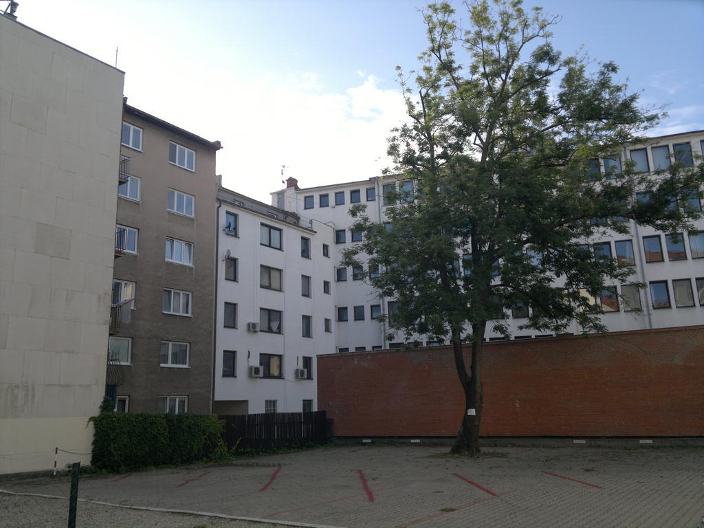 Red Apartment Pressburg Exterior foto